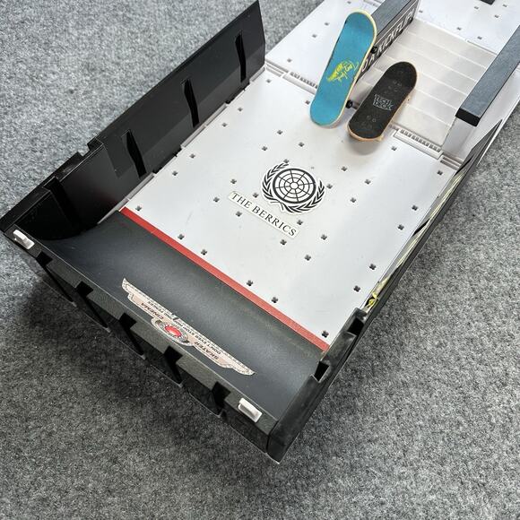 Tech Deck Transforming Skate Park W/ Parts & (2) Boards Lot Bundle - Picture 7 of 8